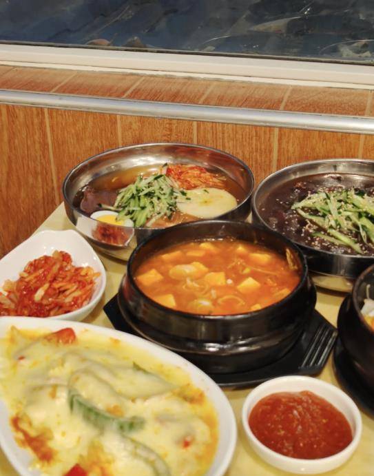 苹果版老爹炸鸡店
:藏在南宁老街道里的老牌韩式料理，从小学吃到现在！